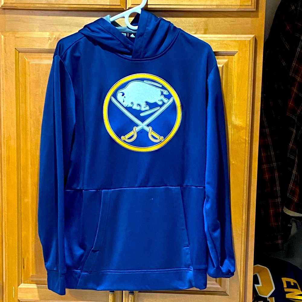 Buffalo Sabres sweatshirt and Buffalo Sabres Ennis jersey